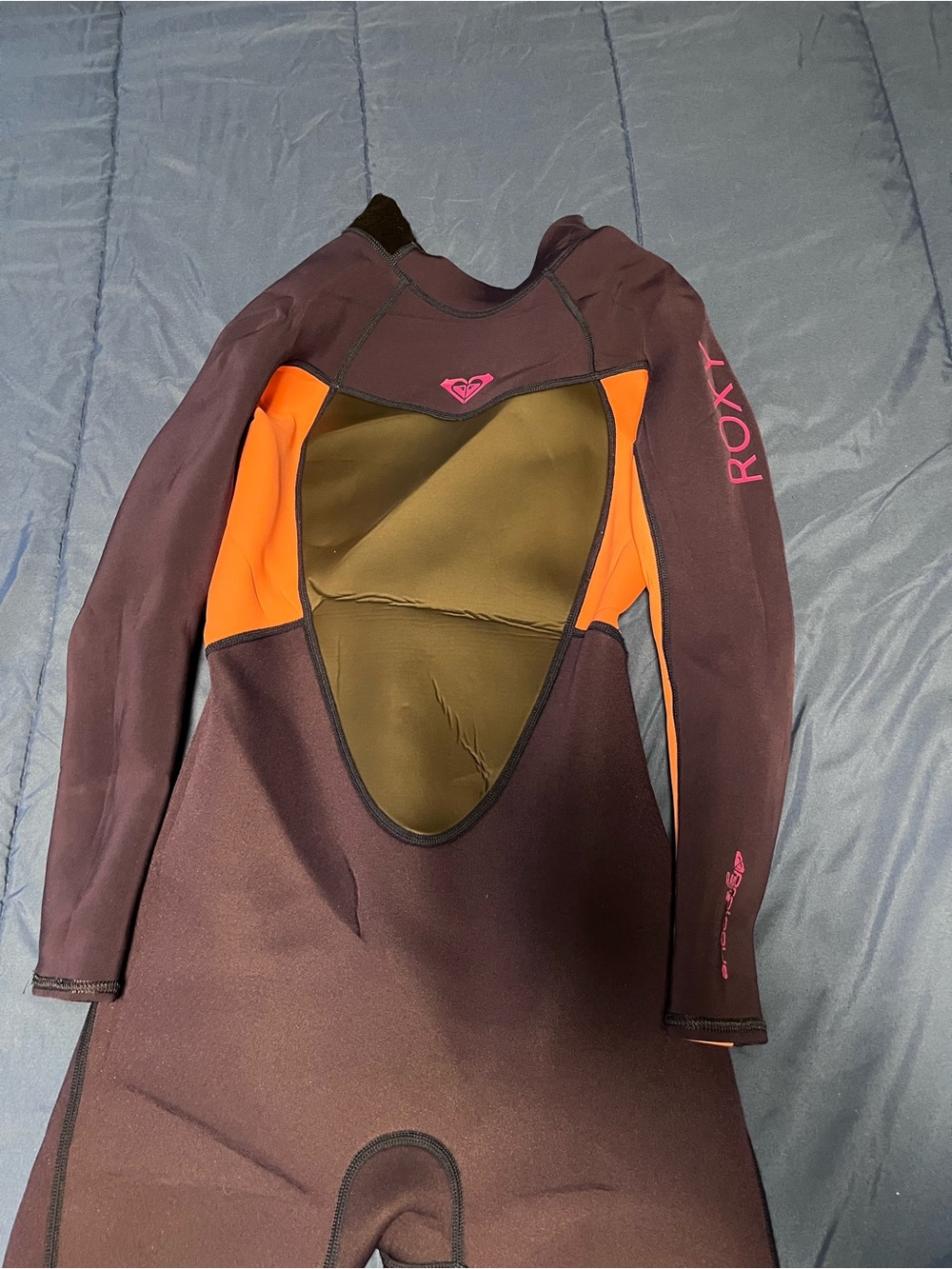 Roxy Prologue wetsuit 3:2 size 8 navy and salmon
